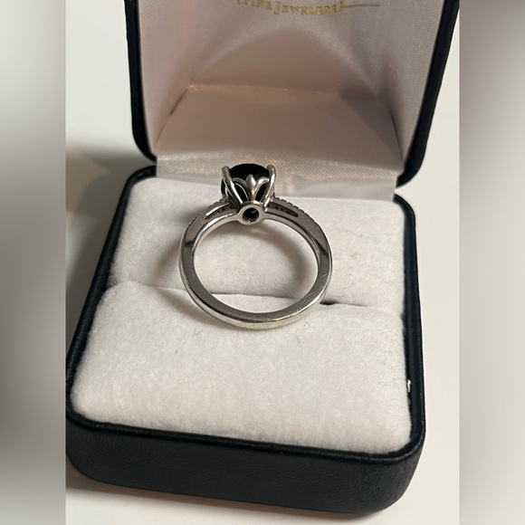 Belk & Co. Onyx & Diamond Sterling Silverver Ring Size 7 - Picture 3 of 4